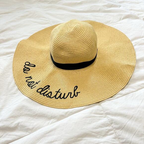 NWOT 2 Chic Wide Brim Straw Sun Beach Hat “Do Not Disturb” Tan Black Trim - Picture 2 of 5